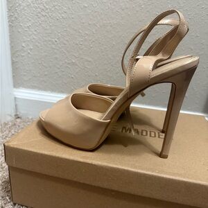 Gianni Bini Nude Patent Leather Heels